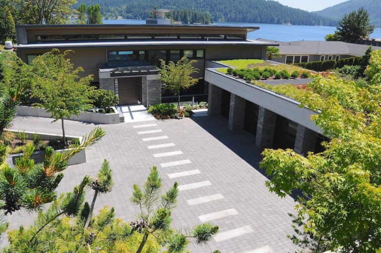 High end landscape construction by Fossil Landscape Construction in Vancouver BC featuring refined outdoor spaces, detailed craftsmanship and timeless design.