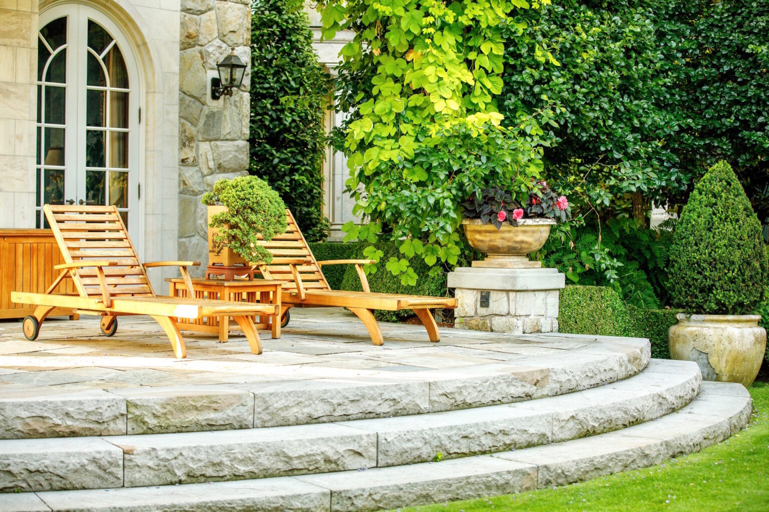 High end landscape construction by Fossil Landscape Construction in Vancouver BC featuring refined outdoor spaces, detailed craftsmanship and timeless design.