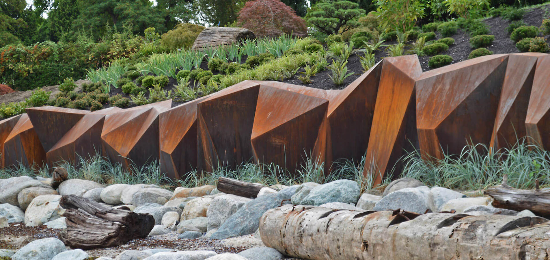 High end landscape construction by Fossil Landscape Construction in Vancouver BC featuring refined outdoor spaces, detailed craftsmanship and timeless design.
