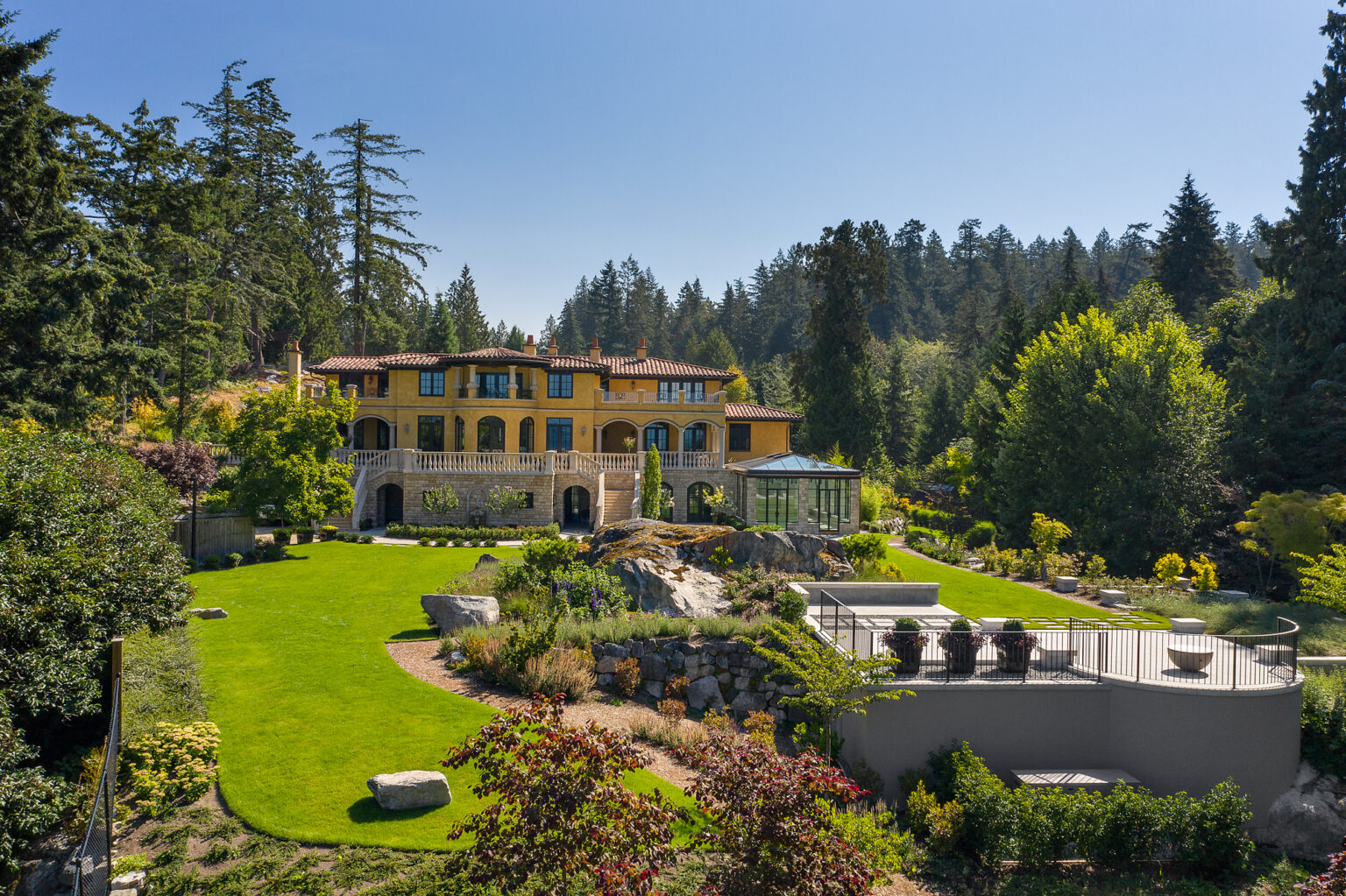 High end landscape construction by Fossil Landscape Construction in Vancouver BC featuring refined outdoor spaces, detailed craftsmanship and timeless design.
