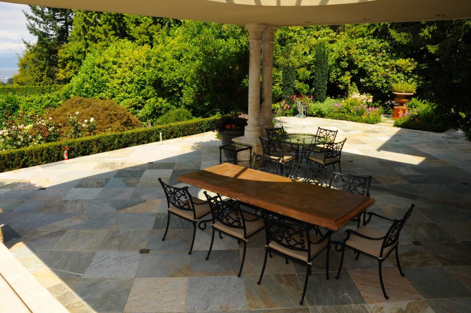 High end landscape construction by Fossil Landscape Construction in Vancouver BC featuring refined outdoor spaces, detailed craftsmanship and timeless design.