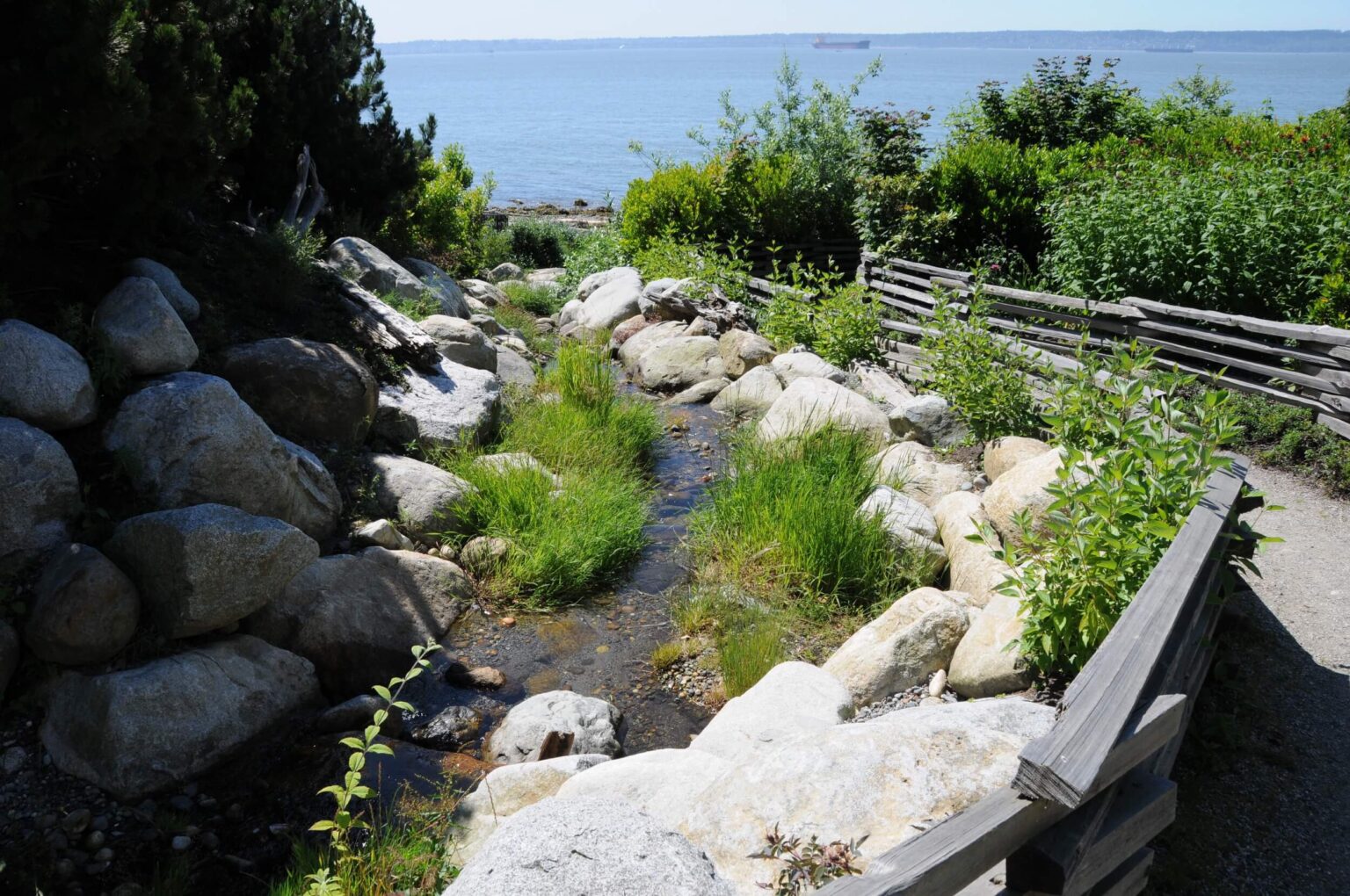 High end landscape construction by Fossil Landscape Construction in Vancouver BC featuring refined outdoor spaces, detailed craftsmanship and timeless design.