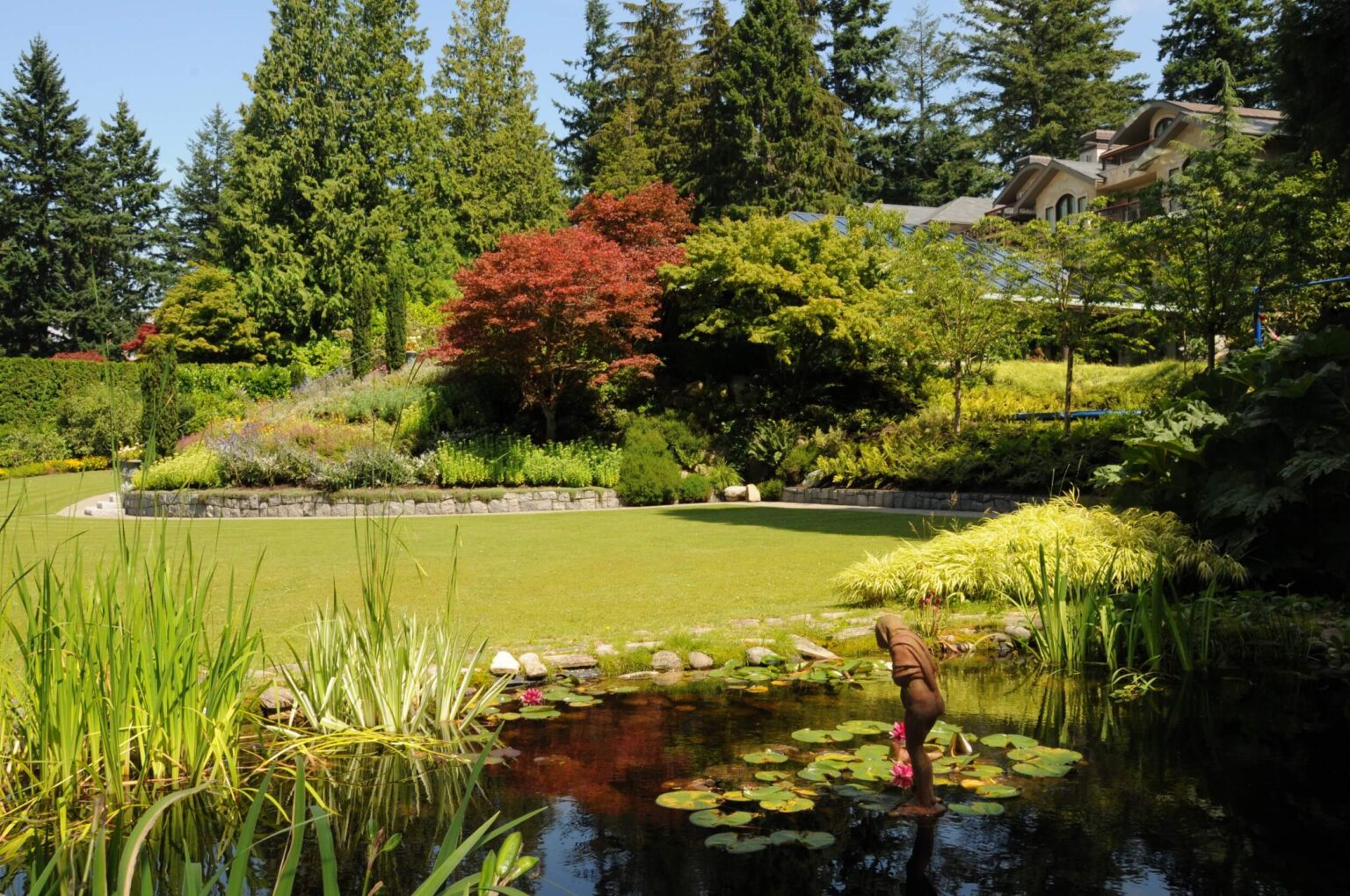High end landscape construction by Fossil Landscape Construction in Vancouver BC featuring refined outdoor spaces, detailed craftsmanship and timeless design.